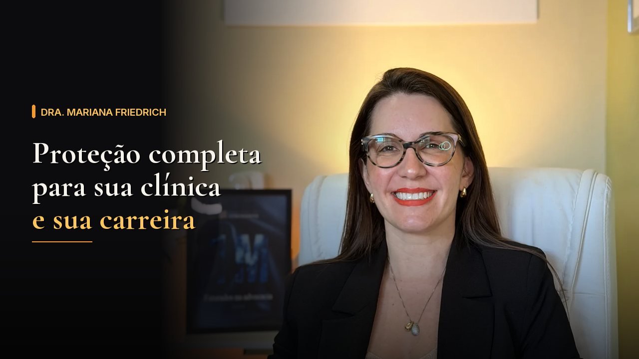 Dra. Mariana Friedrich gravando em seu escritório