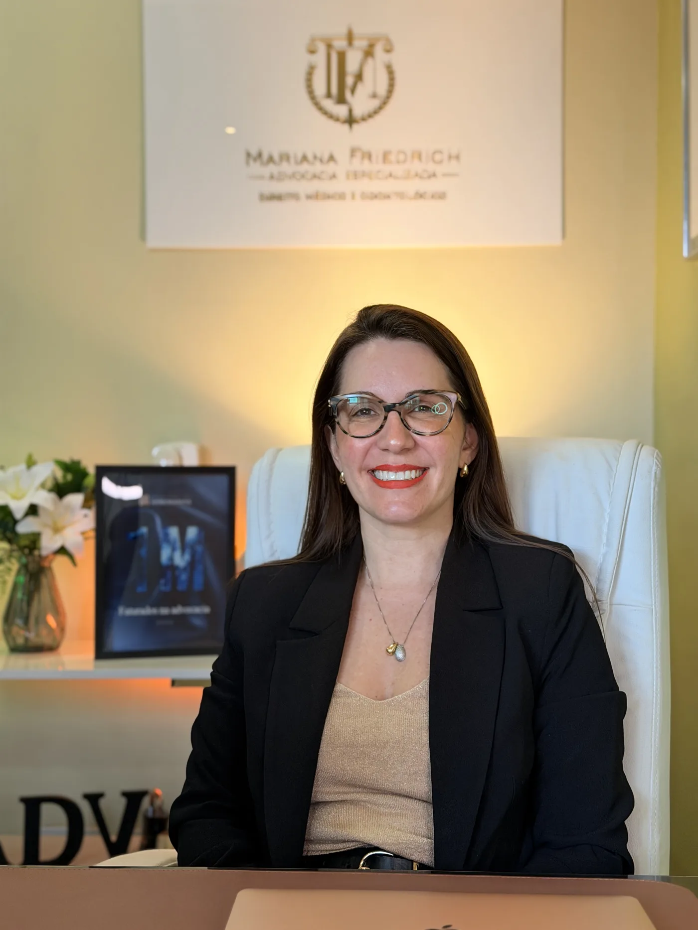 Dra. Mariana Friedrich em seu escritório em Brasília